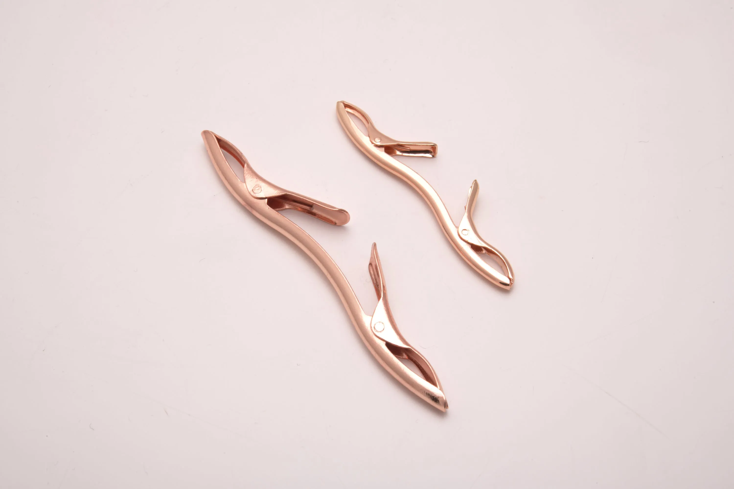 Large Rose Gold Collar Clip for Medium to Wide Spread Collars