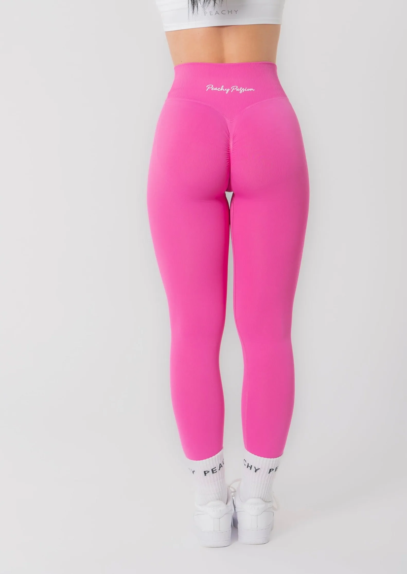 V-Waist Scrunch Leggings [Farbe Black VORBESTELLUNG]