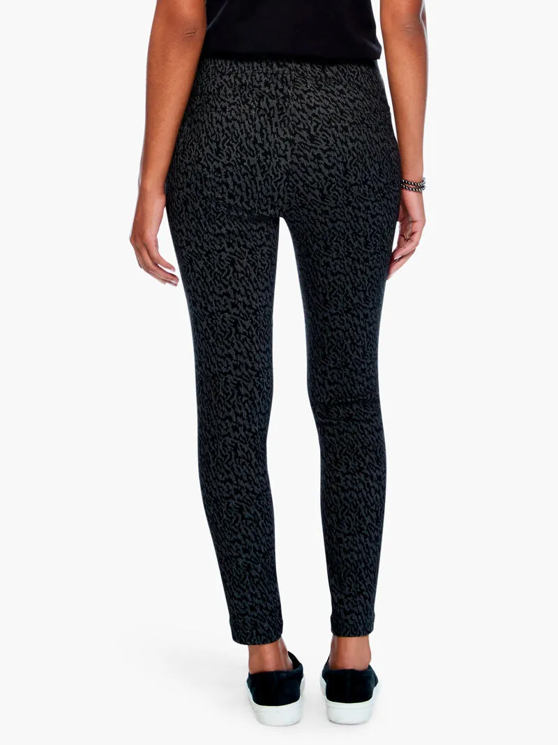 Wander Legging in Black Multi